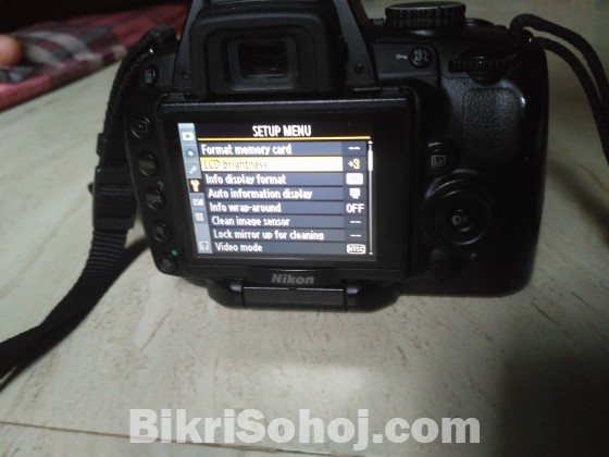 nikon d5000 with 18-55vr lens and beg